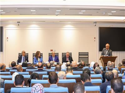 «عوض»: تشكيل لجان بين الحكومة والبرلمان لمناقشة «قانون الإدارة المحلية»