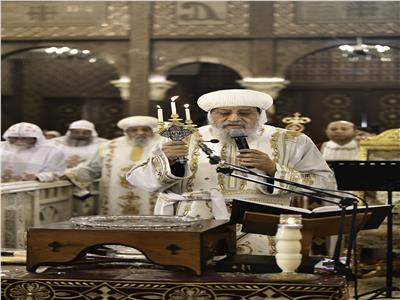 البابا تواضروس يصلي قداس خميس العهد بدير مارمينا بمريوط