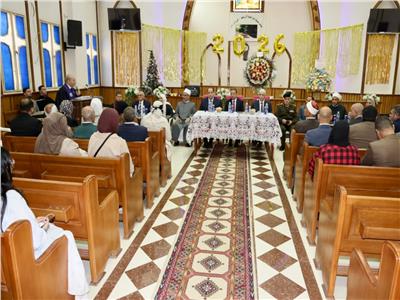محافظ المنوفية يزور الكنيسة الإنجيلية بشبين الكوم لتقديم التهنئة بعيد القيامة