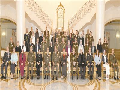 وزير الدفاع: أمضوا رسالتهم وأوفوا العطاء لقواتنا المسلحة
