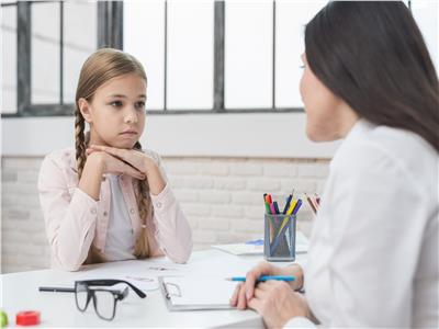 إستشاري نفسي: الدعم الأسري والمجتمعي أساس عبور الأطفال للأزمة النفسية | خاص