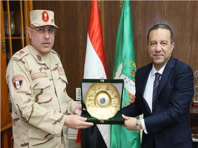 محافظ المنوفية يستقبل مدير جمعية المحاربين القدماء وضحايا الحروب 