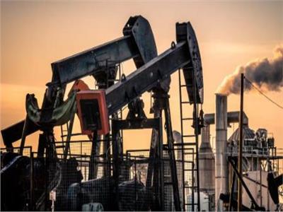 النفط يتراجع عالميًا.. برنت يفقد أكثر من 1% في تعاملات اليوم