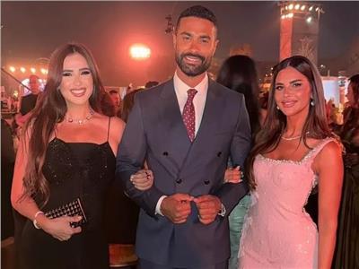 ياسمين عبد العزيز لـ كريم فهمي وزوجته: «طب إيه الدنيا» | شاهد
