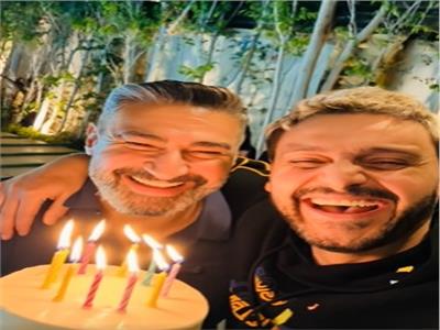 ياسر جلال يهنئ شقيقة رامز بعيد ميلاده | فيديو