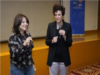  السفيرة القبرصية بمصر تستعرض رمزية السينما بمهرجان أسوان لأفلام المرأة