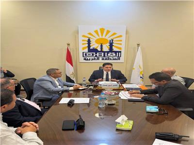 نائب محافظ القاهرة: إنهاء أعمال رصف المحاور المرورية والشوارع الرئيسية المتهالكة