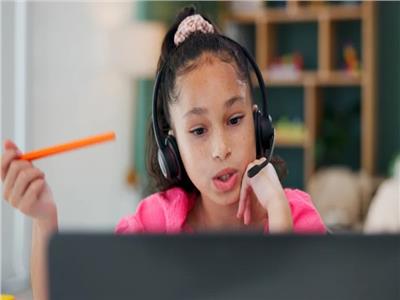 "نتائج صادمة".. آثار التعلم الرقمي على المنظومة التعليميَة