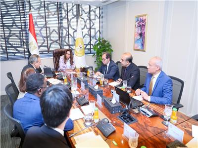 التنمية المحلية والبنك الدولي يناقشان موقف مشروع تغير المناخ في القاهرة الكبرى
