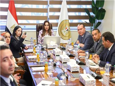 وزيرة التنمية المحلية والبيئة ومحافظ البحيرة تستعرضان تنمية وتطوير مدينة رشيد 