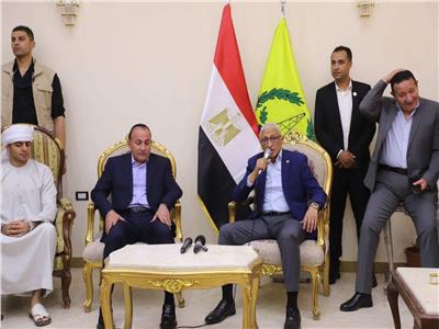 محافظ شمال سيناء يستقبل إبراهيم العرجاني تمهيدًا لافتتاح مدينة السلام جنوب رفح