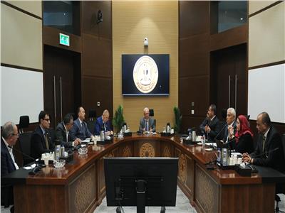 نائب رئيس الوزراء للشئون الاقتصادية يبحث سبل دعم المستثمرين في مختلف القطاعات