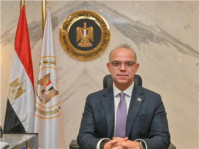 وزير الاستثمار يبحث مع البورصة السلعية البيلاروسية آليات التعاون