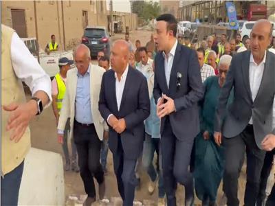 كامل الوزير يتفقد محور أبوتيج – ساحل سليم ويوجه بسرعة الإنجاز