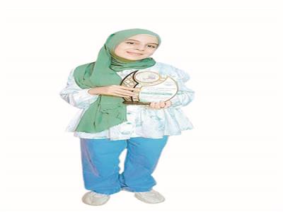 «حبيبة» تغنى بلغة الإشارة