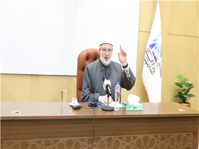 الضويني: الالتزام بضوابط الفتوى يحقق التوسط والاعتدال