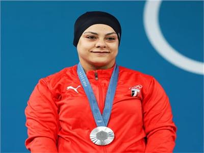 سارة سمير تتوهج وتحصد ثلاث ميداليات ذهبية ببطولة إفريقيا لرفع الأثقال