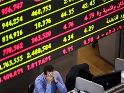 رغم مبيعات الأجانب| خبير يطمئن المستثمرين: هبوط البورصة مجرد حركة تصحيحية
