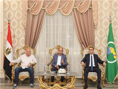 محافظ المنيا يستقبل نائب وزيرة الإسكان لمتابعة عدد من المشروعات