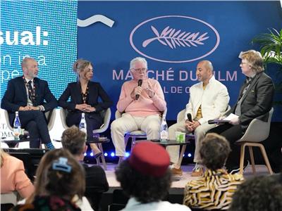 حسين فهمي من مهرجان كان السينمائي: المنصات أربكت فهم الجمهور
