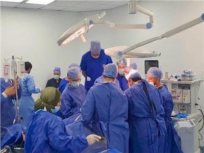 عميد طب طنطا: إنقاذ فتاة ابتلعت" دبوس" في ساندوتش بمشاركة 28 طبيب 