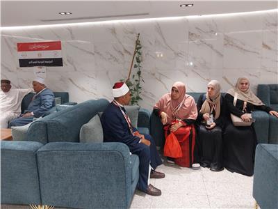 بعثة وعَّاظ الأزهر وواعظاته تبدأ مهامها التوعويَّة بموسم الحج