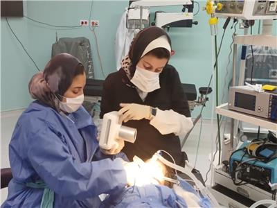 للمرة الأولى بالجيزة.. "زايد التخصصي" يعالج أسنان طفل تحت التخدير الكلي