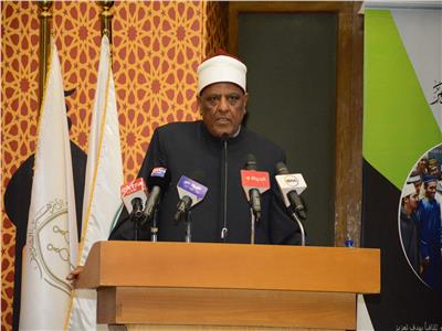  عباس شومان: منحة الإمام الطيب بداية لمسار طموح لإعداد القيادات النسائية