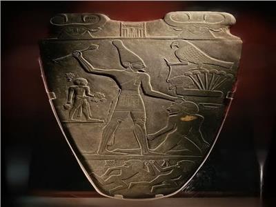 بين الجمال والعقيدة.. «لوحات المساحيق» تكشف أسرار الزينة في مصر القديمة