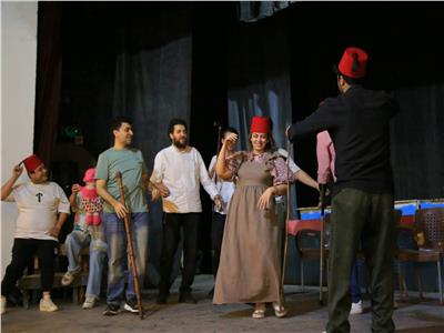 «ساعة حظ» تواصل بروفاتها النهائية استعدادًا لعرض غنائي على مسرح أوبرا ملك 