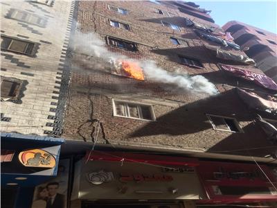 لحظات رعب في منطى.. تفاصيل السيطرة على حريق شقة سكنية بقليوب| صور