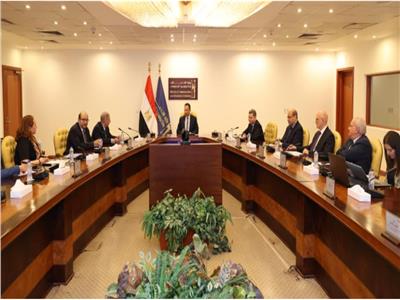 وزير الاتصالات يبحث مع شعبة الاقتصاد الرقمي دعم الشركات الناشئة وتطوير بيئة ريادة الأعمال