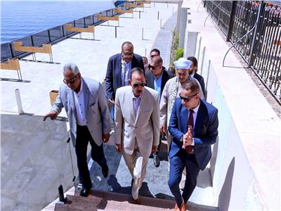 استعدادا لعيد الأضحى.. محافظ سوهاج يتابع العمل بمحطة مياه "غرب"