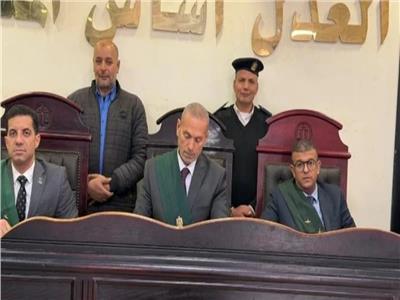 "كفيف".. الجنايات تبرئ شابا من تهمة ابتزاز فتاة إلكترونيًا وتكشف عن "ثغرة إلكترونية"