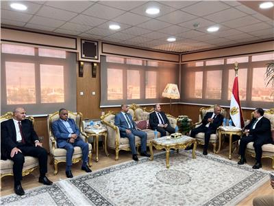 رئيس جامعة قنا يستعرض خطة التطوير ومستقبل الجامعة