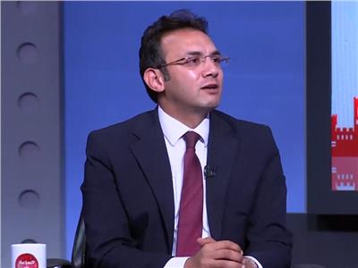 طاهر نصر: السوشيال دمرت الروابط الأسرية ورسخت لثقافة «النجاح الزائف»