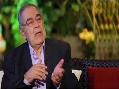 «استيقظت ولم أجد أحدًا بجواري».. صبري عبد المنعم يبكي على الهواء