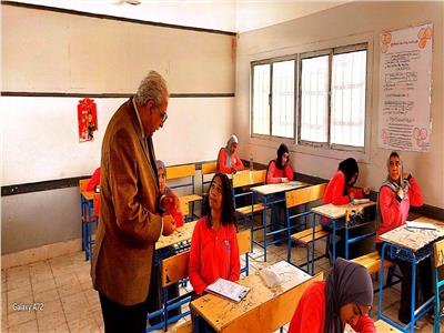 مدير تعليم البحر الأحمر يتابع انطلاق امتحانات الإعدادية