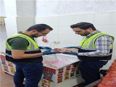 ضبط نصف طن لحوم وحمام فاسد خلال حملات لسلامة الغذاء بالغربية