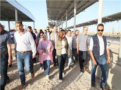 وزيرة التنمية المحلية ومحافظ البحر الأحمر يتفقدان أكبر مجزر آلي بالمحافظة