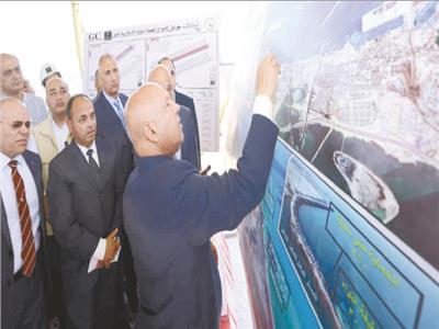الوزير فى «ميناء الإسكندرية الكبير»