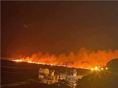 حريق هائل في ميناء مانتا الإكوادوري يدمر 35 قارب صيد ويصيب 4 أشخاص 