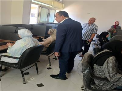 "رئيس جامعة العريش يتابع انتظام الامتحانات بمختلف كليات الجامعة ومعهد الدراسات البيئية 