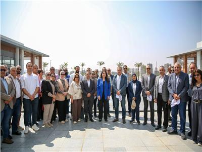 وزيرة الإسكان تقوم بجولة تفقدية موسعة بمشروع "حدائق تلال الفسطاط" 