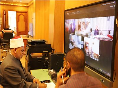 رئيس قطاع المعاهد الأزهرية يتابع امتحان الصرف 