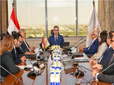 وزير التموين يبحث إدخال سلسلة «مونوبري» الفرنسية للسوق المصرية