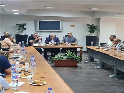 «السياحة الدينية» تعقد أولى اجتماعاتها لبحث استعدادات ومقترحات موسم العمرة الجديد