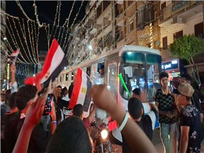 الصعايدة يهتفون تحيا مصر.. فرحة جنونية بعد فوز المتتخب الوطني على استراليا