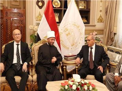وزير الأوقاف يهنئ رئيس محكمة النقض بمناسبة توليه منصبه الجديد