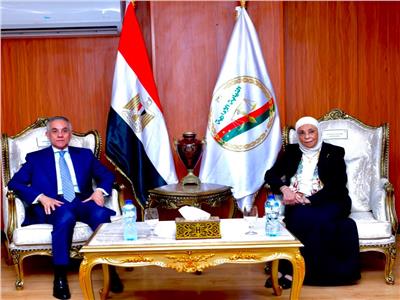 وزير العدل يهنئ رئيسة هيئة النيابة الإدارية بمناسبة توليها منصبها الجديد